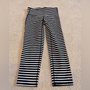 Women’s Athleta stripped capris leggings